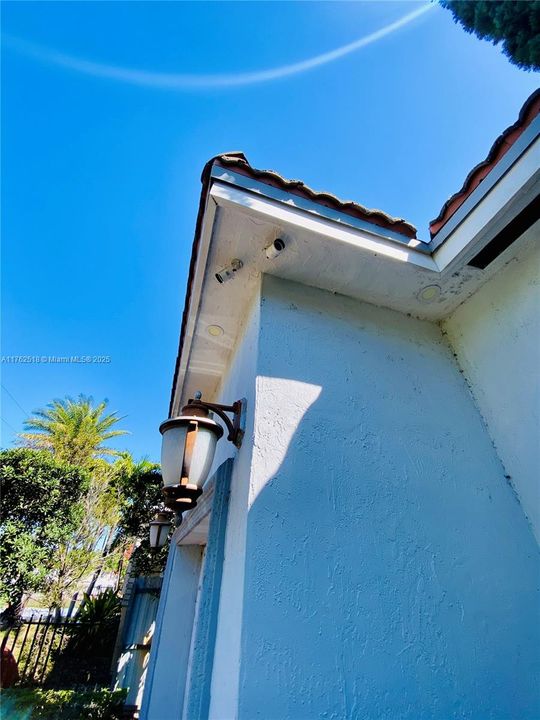 En Venta: $1,150,000 (4 camas, 3 baños, 2233 Pies cuadrados)