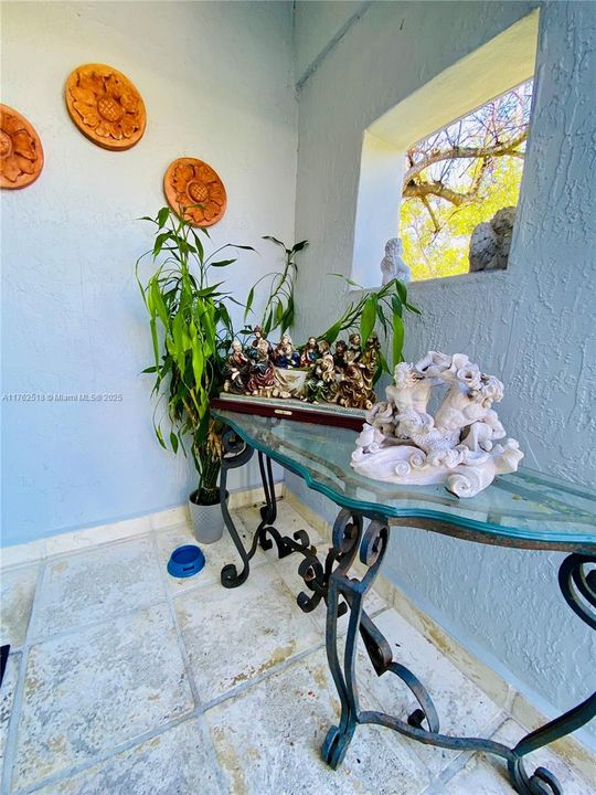 En Venta: $1,150,000 (4 camas, 3 baños, 2233 Pies cuadrados)