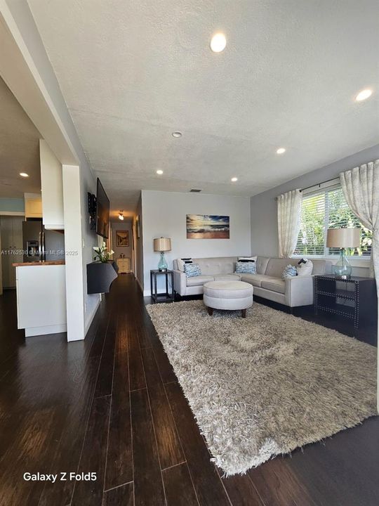 Recently Sold: $550,000 (3 beds, 2 baths, 1050 Square Feet)