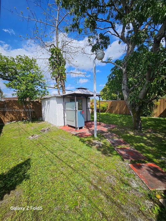 Recently Sold: $550,000 (3 beds, 2 baths, 1050 Square Feet)