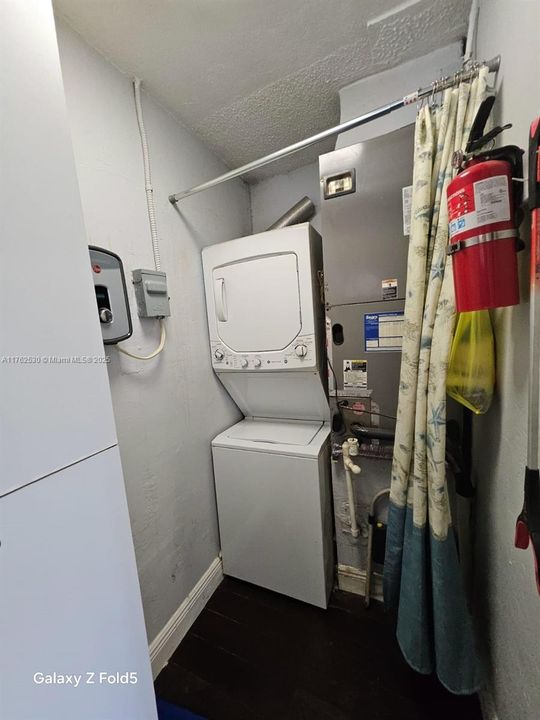 Recently Sold: $550,000 (3 beds, 2 baths, 1050 Square Feet)