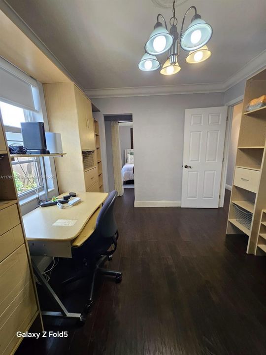 Recently Sold: $550,000 (3 beds, 2 baths, 1050 Square Feet)