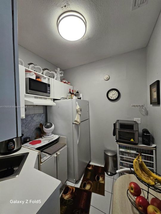 Recently Sold: $550,000 (3 beds, 2 baths, 1050 Square Feet)