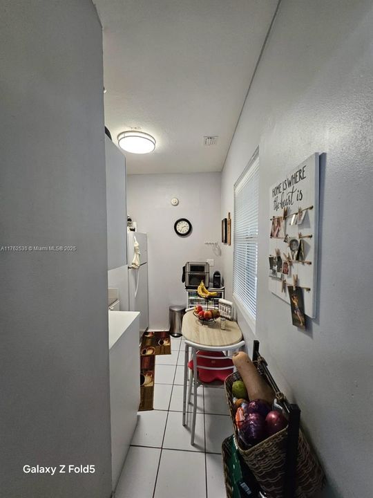 Recently Sold: $550,000 (3 beds, 2 baths, 1050 Square Feet)