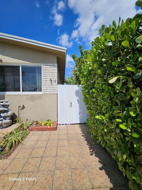 Recently Sold: $550,000 (3 beds, 2 baths, 1050 Square Feet)