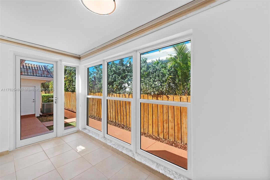 Active With Contract: $6,930,000 (4 beds, 4 baths, 4315 Square Feet)