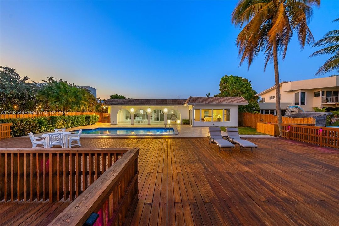 Island's largest wooden dock approx.1811.21 SF