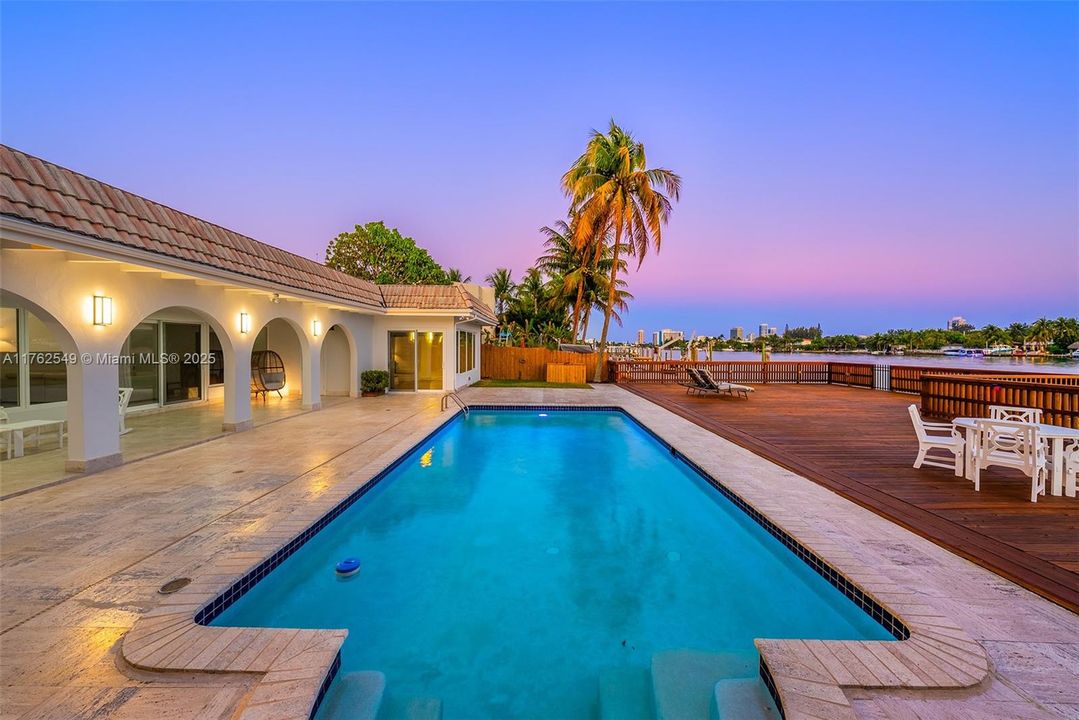 Active With Contract: $6,930,000 (4 beds, 4 baths, 4315 Square Feet)