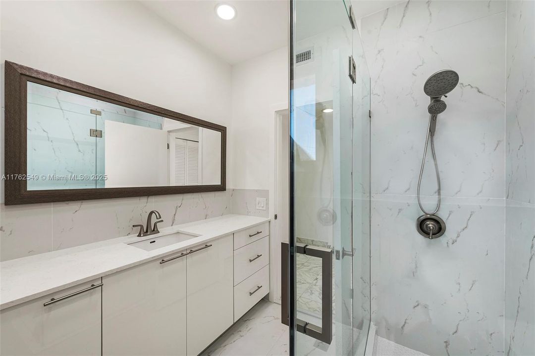 Active With Contract: $6,930,000 (4 beds, 4 baths, 4315 Square Feet)