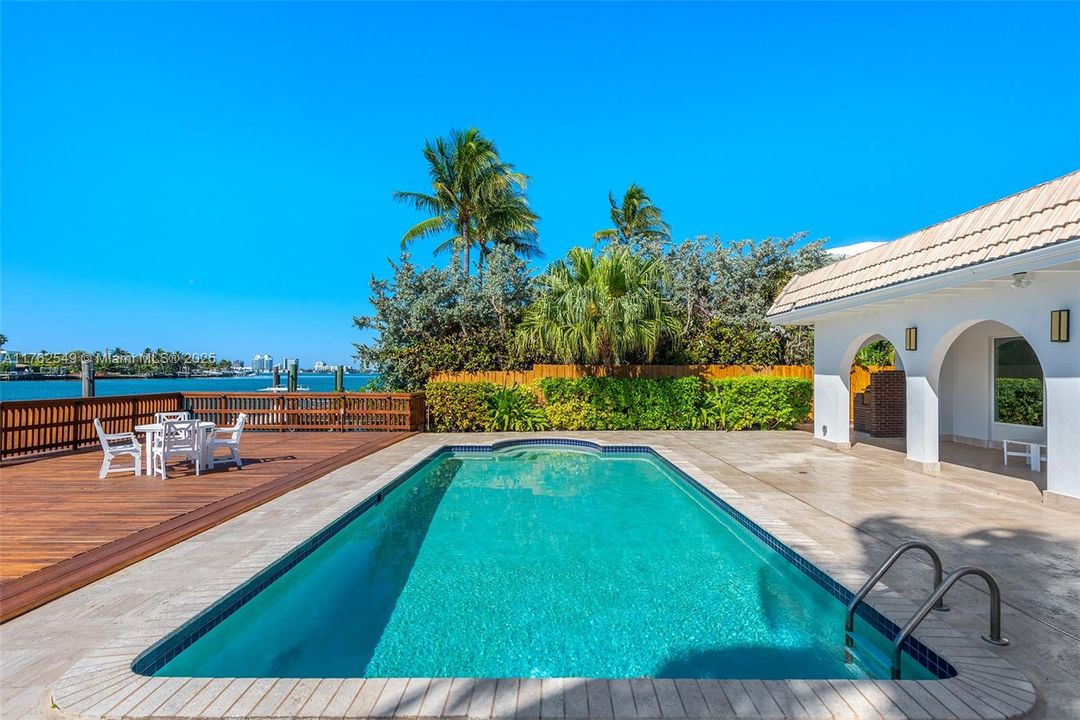 Active With Contract: $6,930,000 (4 beds, 4 baths, 4315 Square Feet)