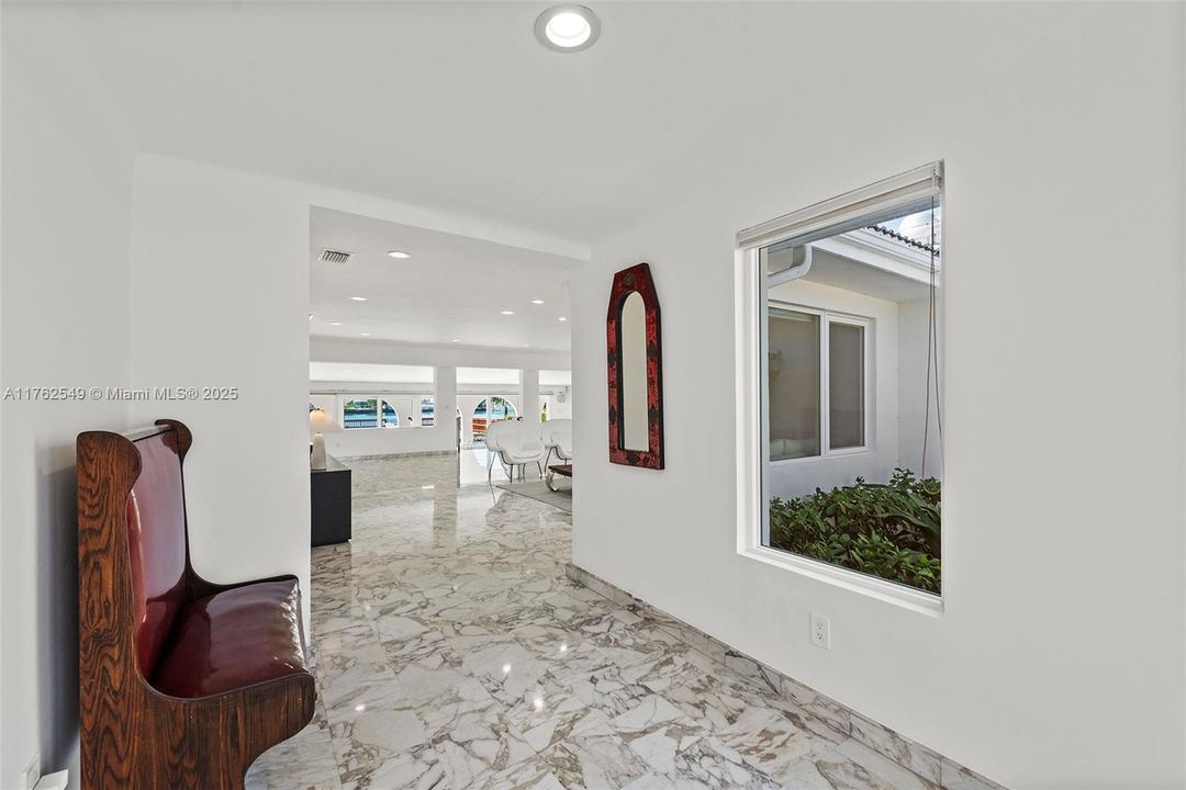 Active With Contract: $6,930,000 (4 beds, 4 baths, 4315 Square Feet)