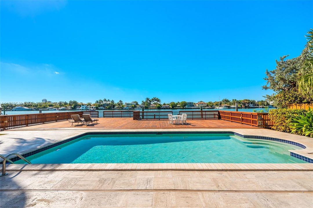 Active With Contract: $6,930,000 (4 beds, 4 baths, 4315 Square Feet)