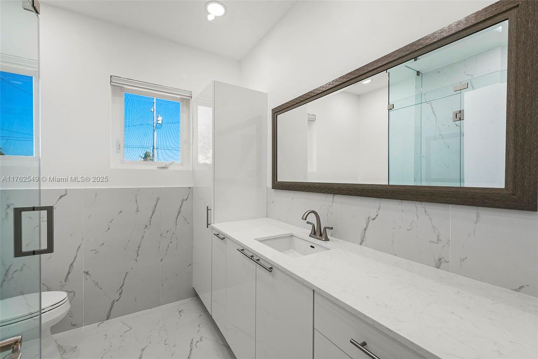 Active With Contract: $6,930,000 (4 beds, 4 baths, 4315 Square Feet)