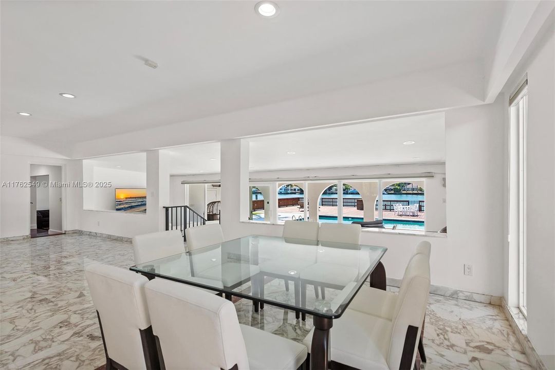 Active With Contract: $6,930,000 (4 beds, 4 baths, 4315 Square Feet)