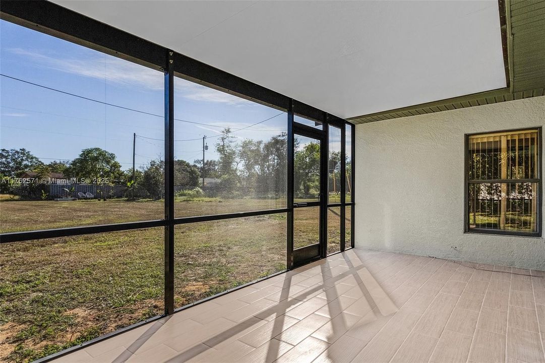 Недавно продано: $265,000 (3 спален, 2 ванн, 1212 Квадратных фут)