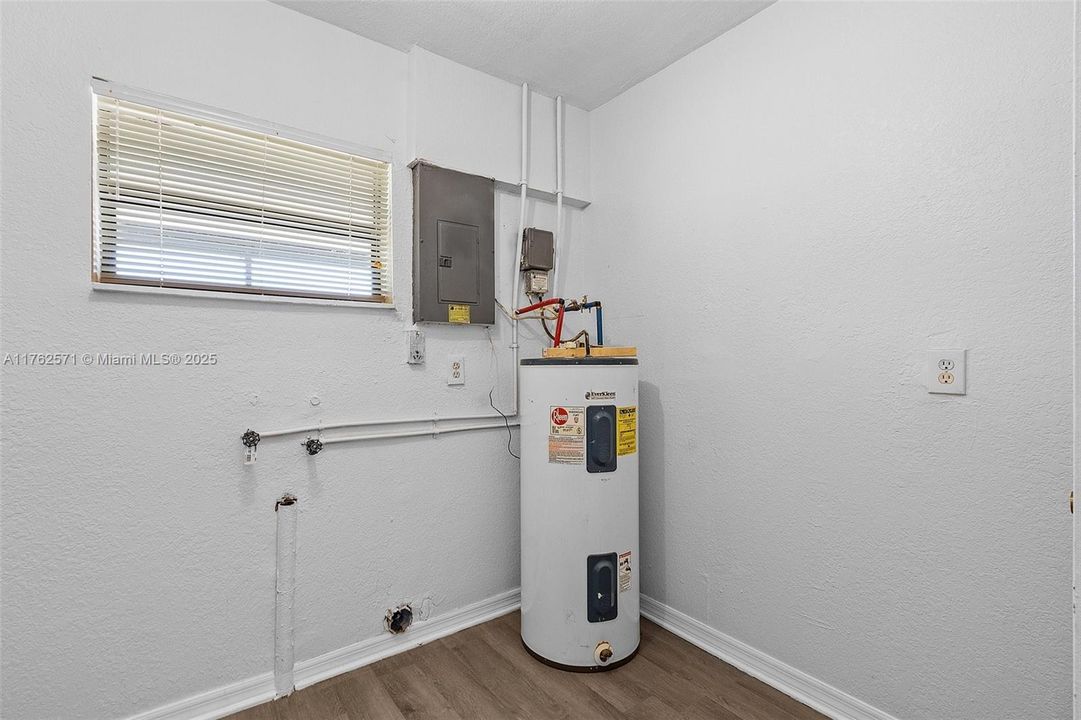 Недавно продано: $265,000 (3 спален, 2 ванн, 1212 Квадратных фут)