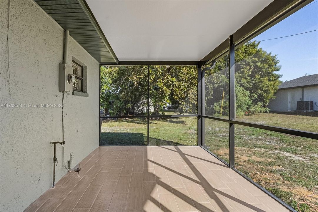 Недавно продано: $265,000 (3 спален, 2 ванн, 1212 Квадратных фут)