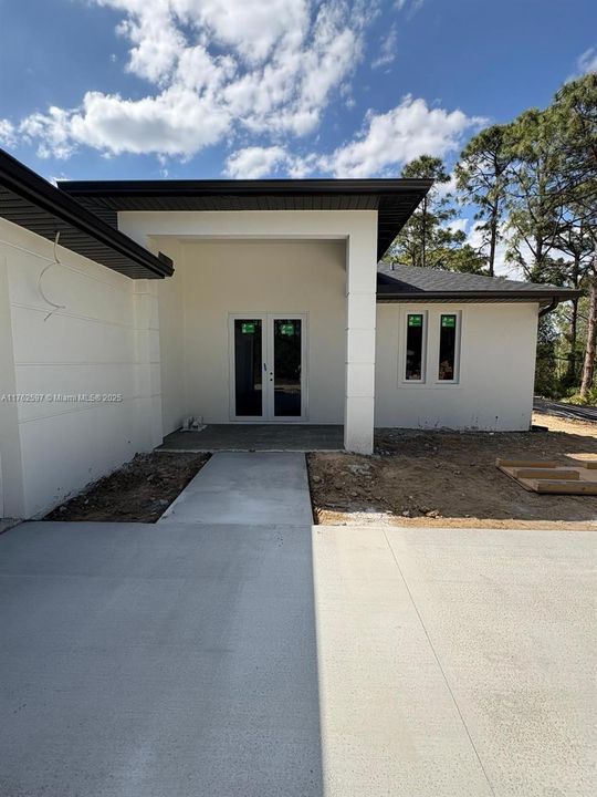 最近租的: $2,400 (3 贝兹, 2 浴室, 0 平方英尺)