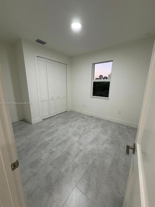 最近租的: $2,400 (3 贝兹, 2 浴室, 0 平方英尺)