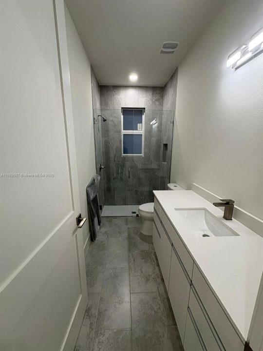 最近租的: $2,400 (3 贝兹, 2 浴室, 0 平方英尺)