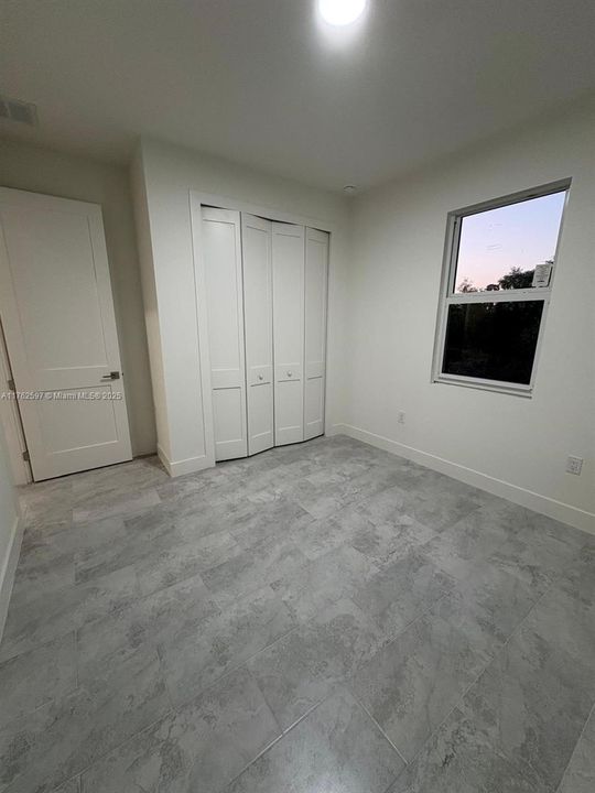 最近租的: $2,400 (3 贝兹, 2 浴室, 0 平方英尺)