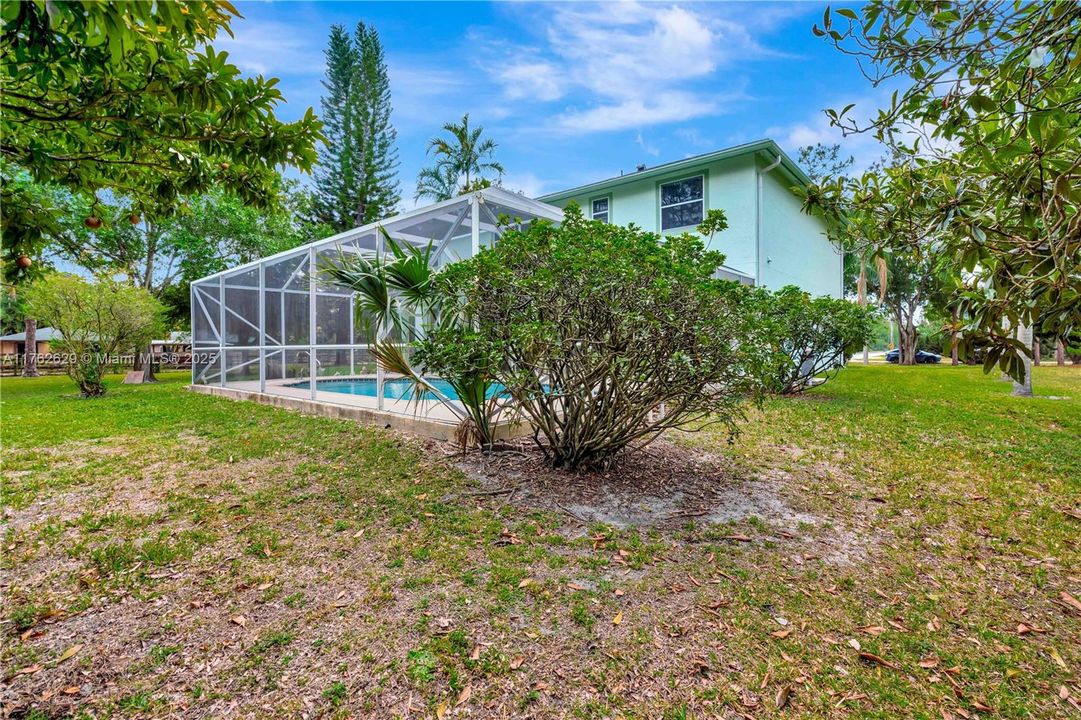 Vendido Recientemente: $975,000 (5 camas, 4 baños, 2923 Pies cuadrados)