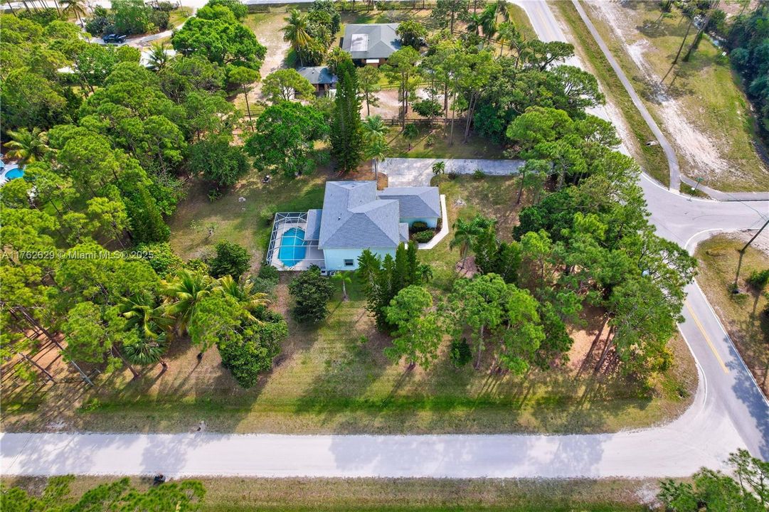 Vendido Recientemente: $975,000 (5 camas, 4 baños, 2923 Pies cuadrados)