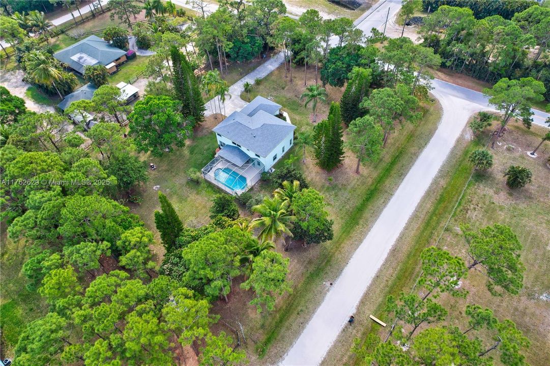 Vendido Recientemente: $975,000 (5 camas, 4 baños, 2923 Pies cuadrados)