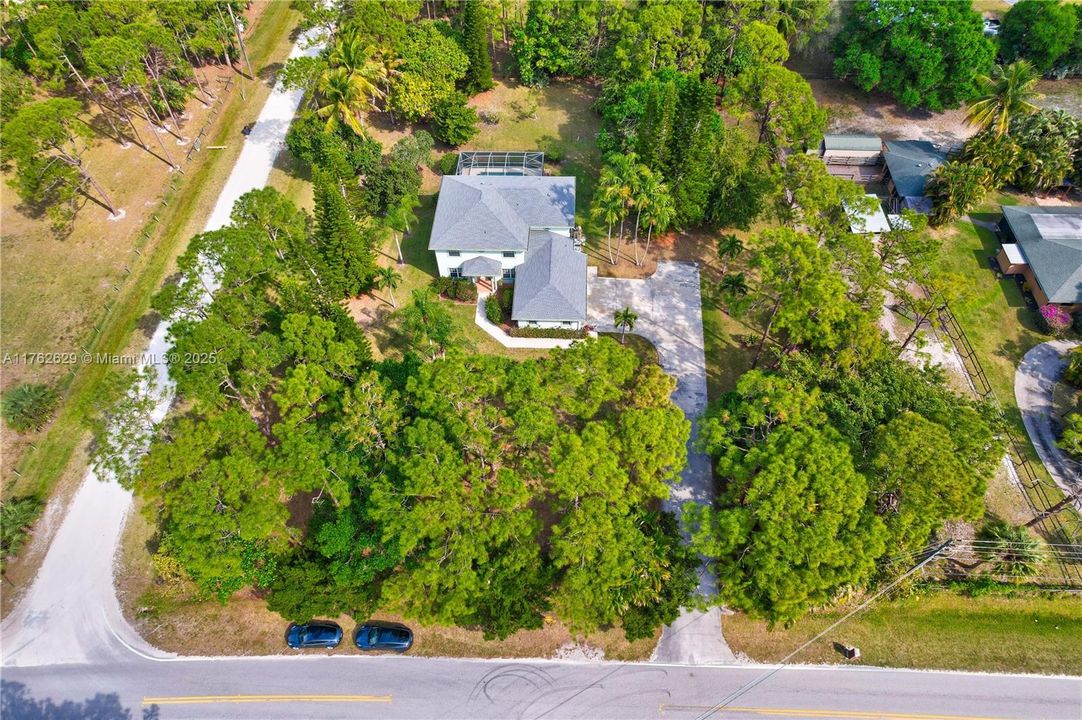 Vendido Recientemente: $975,000 (5 camas, 4 baños, 2923 Pies cuadrados)