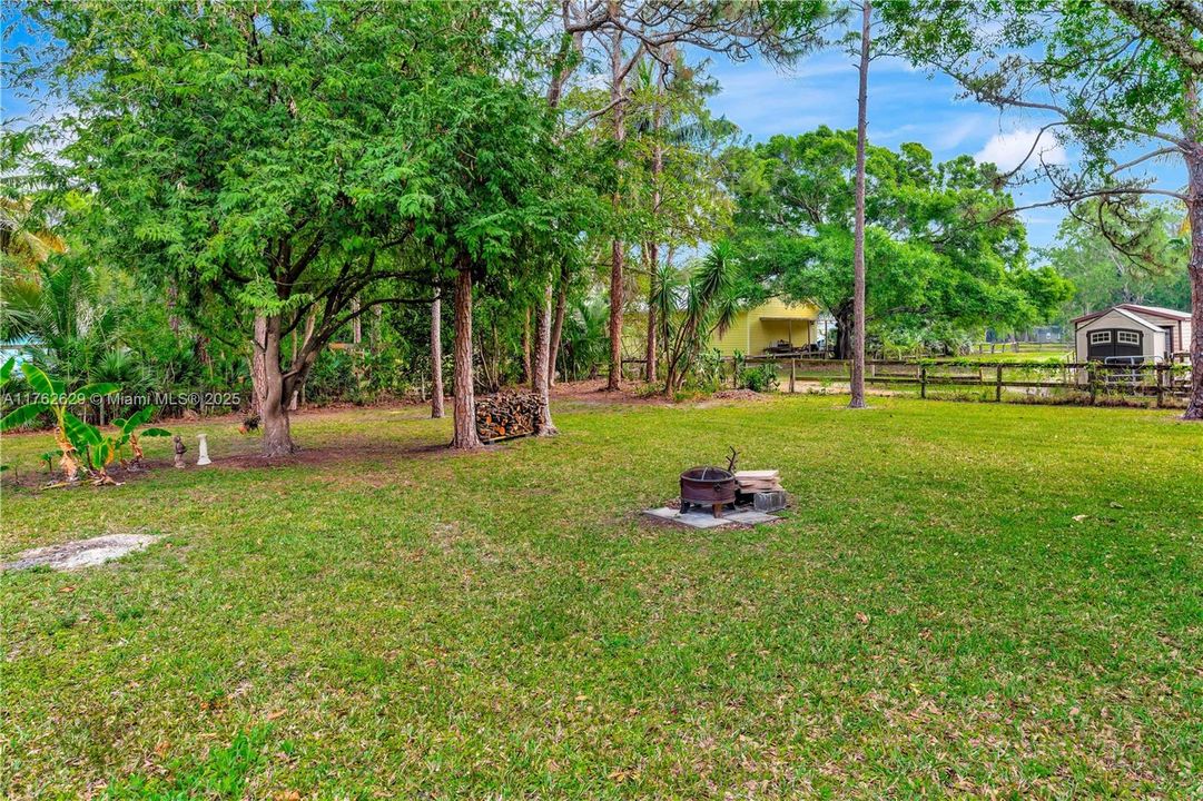 Vendido Recientemente: $975,000 (5 camas, 4 baños, 2923 Pies cuadrados)