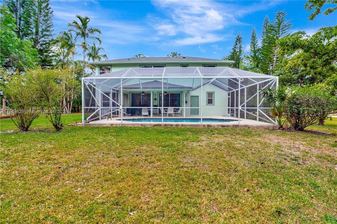 Vendido Recientemente: $975,000 (5 camas, 4 baños, 2923 Pies cuadrados)