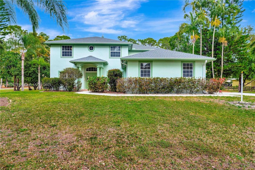 Vendido Recientemente: $975,000 (5 camas, 4 baños, 2923 Pies cuadrados)