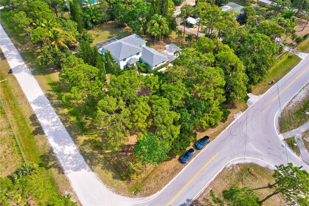 Vendido Recientemente: $975,000 (5 camas, 4 baños, 2923 Pies cuadrados)