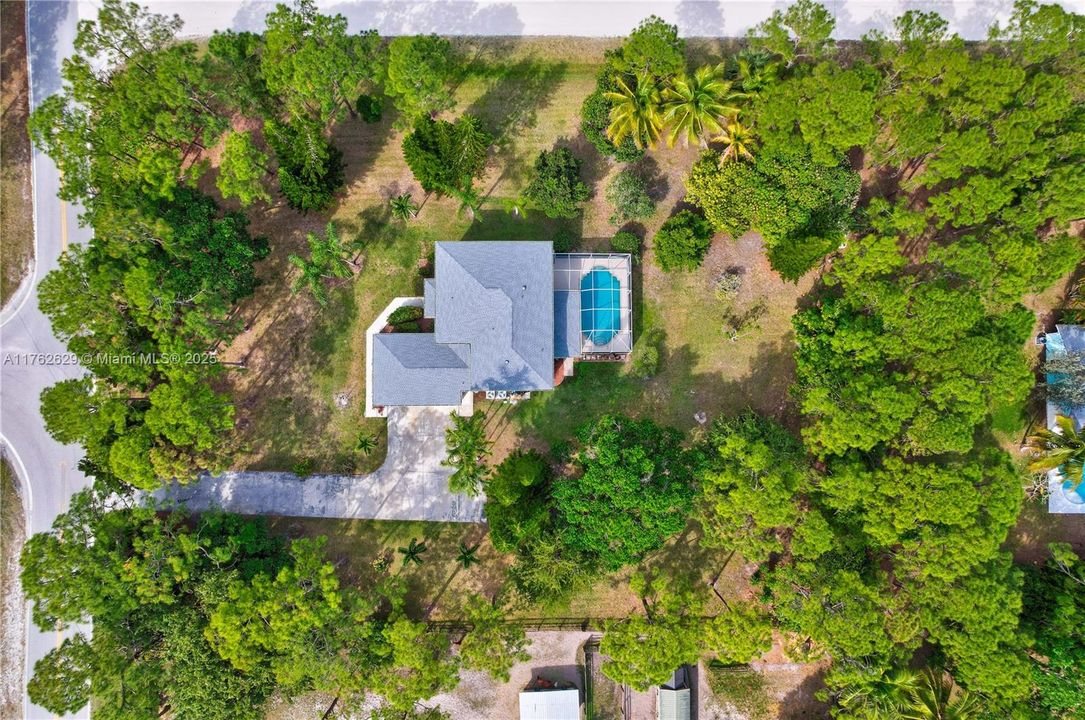 Vendido Recientemente: $975,000 (5 camas, 4 baños, 2923 Pies cuadrados)