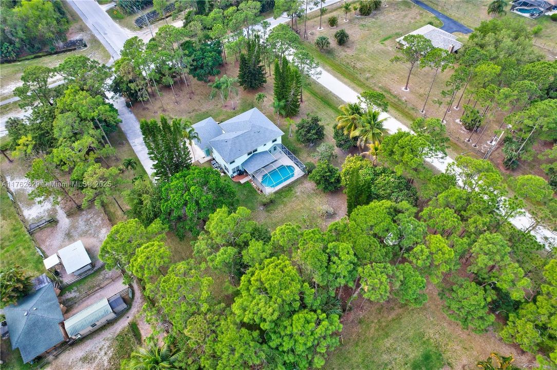 Vendido Recientemente: $975,000 (5 camas, 4 baños, 2923 Pies cuadrados)