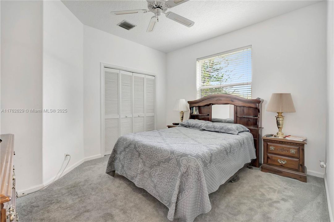 Vendido Recientemente: $975,000 (5 camas, 4 baños, 2923 Pies cuadrados)