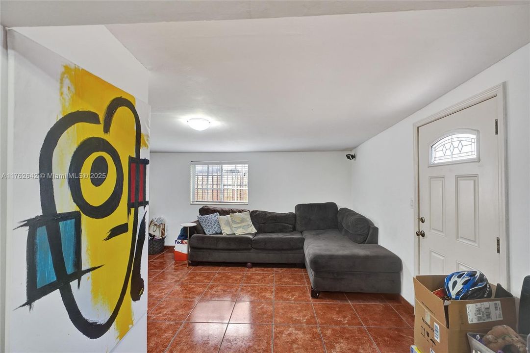 Vendido Recientemente: $440,000 (4 camas, 2 baños, 1090 Pies cuadrados)