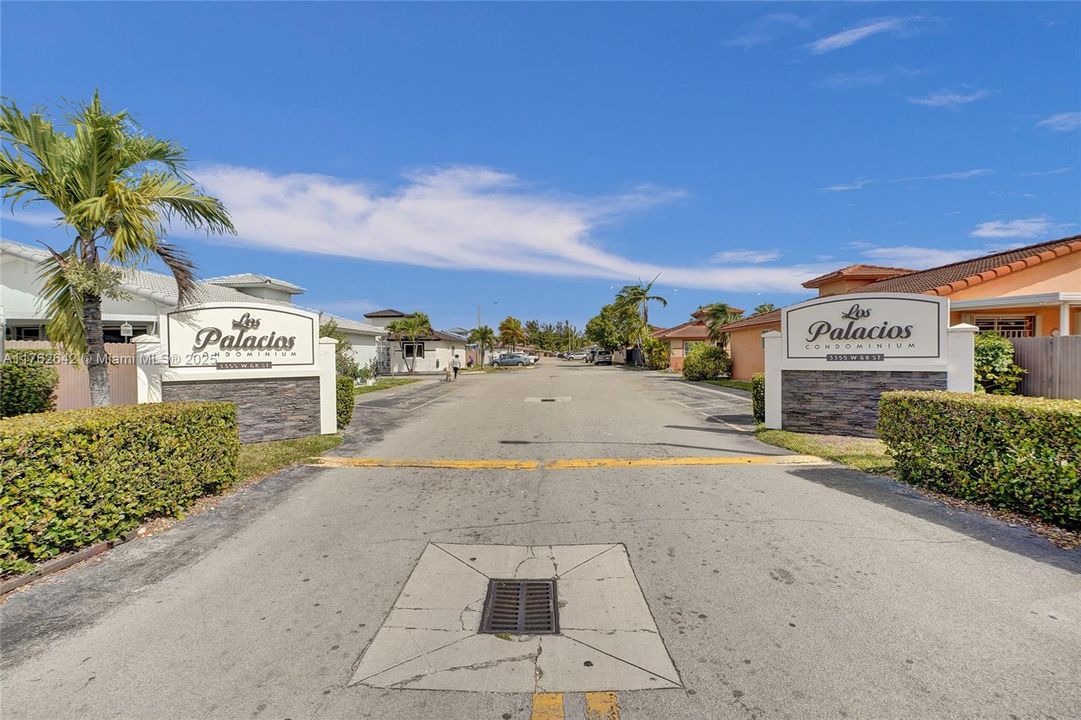 Vendido Recientemente: $440,000 (4 camas, 2 baños, 1090 Pies cuadrados)