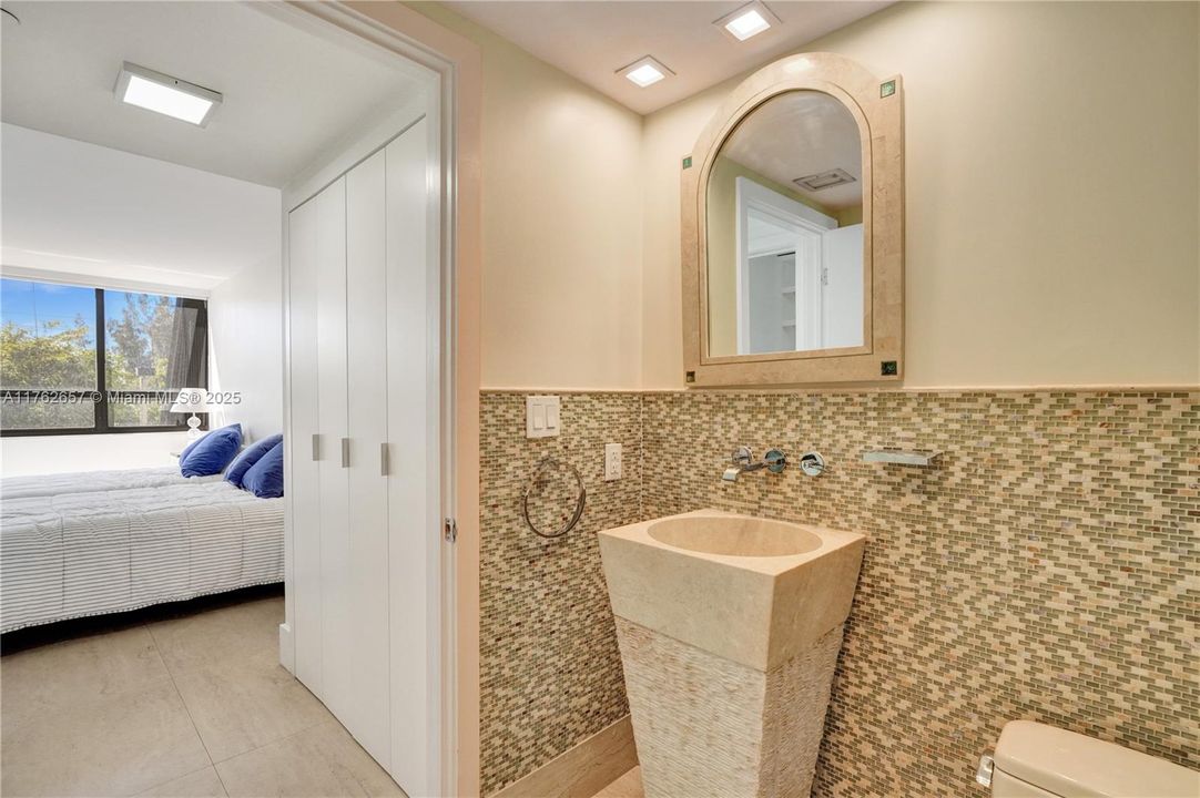 En Venta: $379,000 (2 camas, 2 baños, 1811 Pies cuadrados)