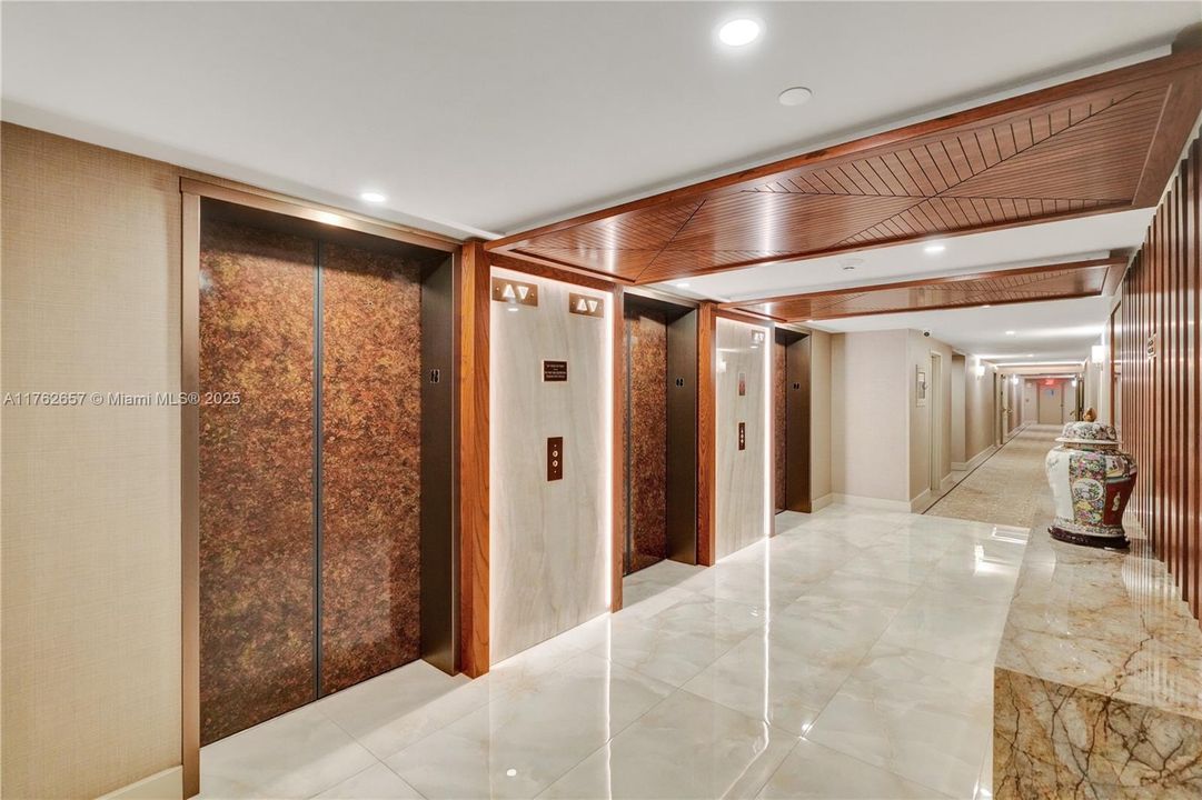 En Venta: $379,000 (2 camas, 2 baños, 1811 Pies cuadrados)