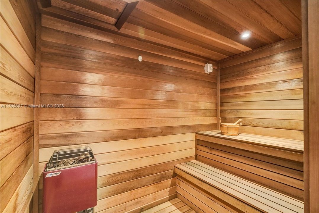 En Venta: $379,000 (2 camas, 2 baños, 1811 Pies cuadrados)