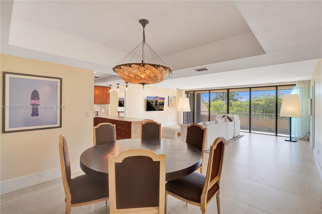 En Venta: $379,000 (2 camas, 2 baños, 1811 Pies cuadrados)