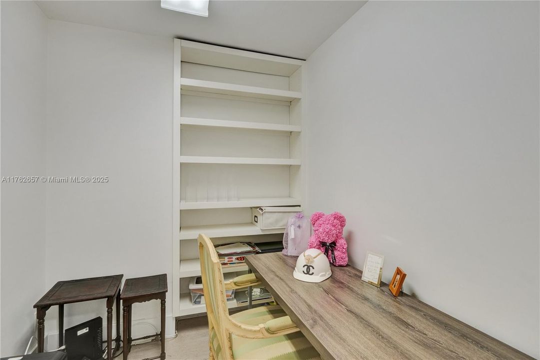 En Venta: $379,000 (2 camas, 2 baños, 1811 Pies cuadrados)