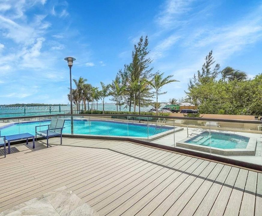 En Venta: $379,000 (2 camas, 2 baños, 1811 Pies cuadrados)