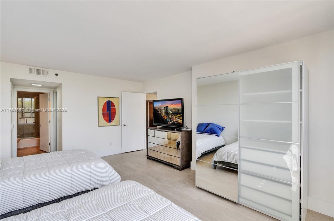 En Venta: $379,000 (2 camas, 2 baños, 1811 Pies cuadrados)