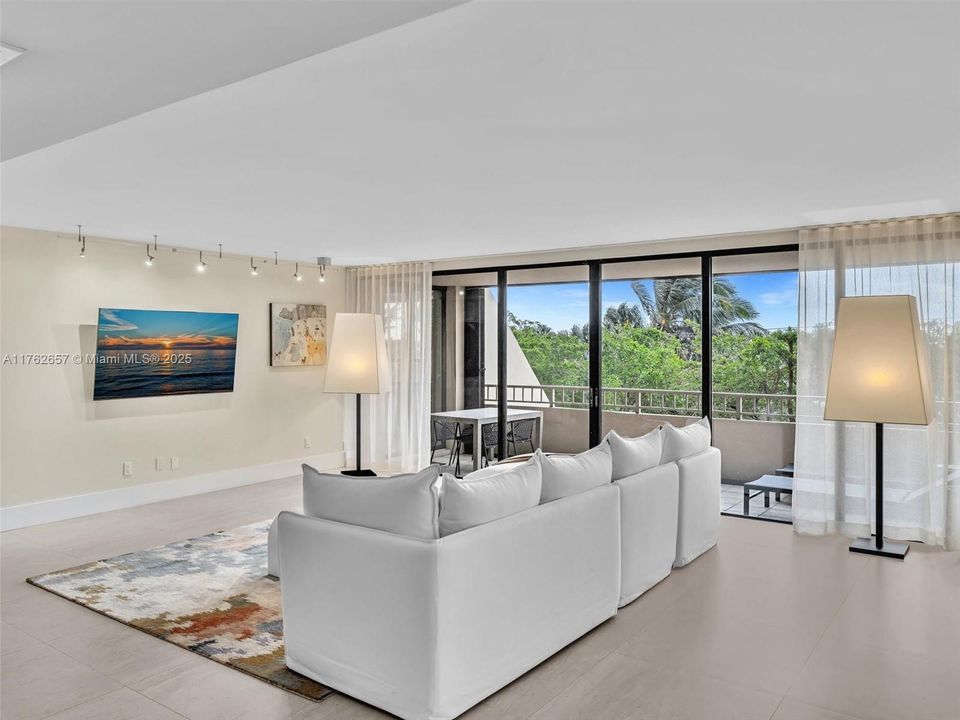 En Venta: $379,000 (2 camas, 2 baños, 1811 Pies cuadrados)