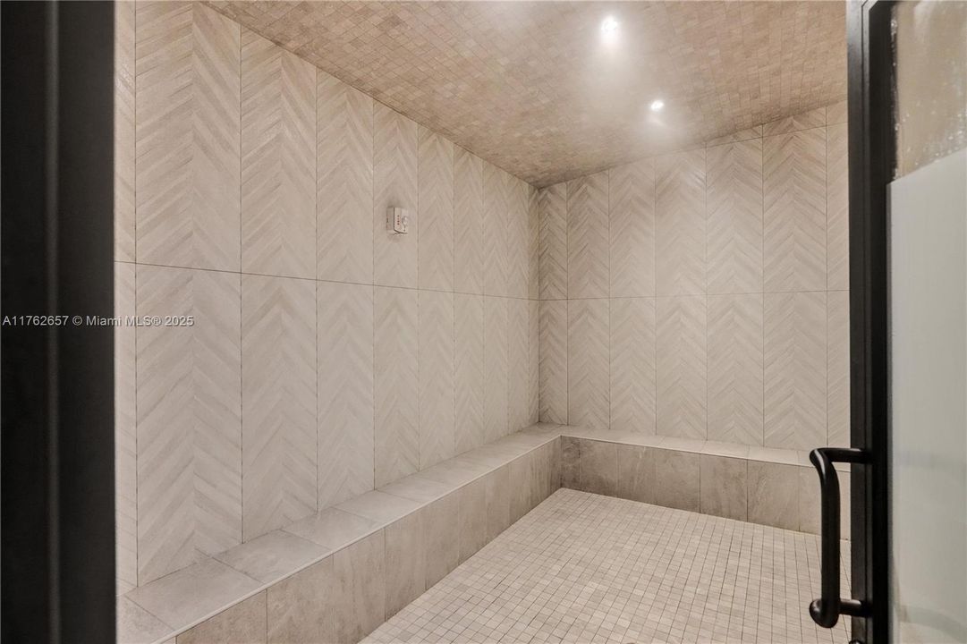 En Venta: $379,000 (2 camas, 2 baños, 1811 Pies cuadrados)