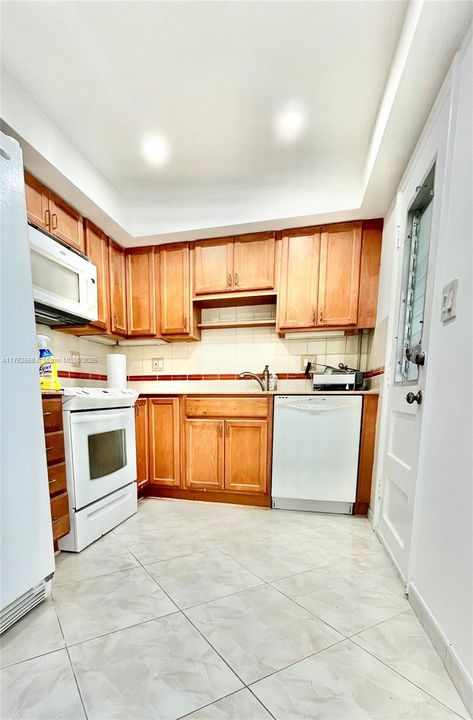 Recently Sold: $230,000 (2 beds, 2 baths, 1083 Square Feet)