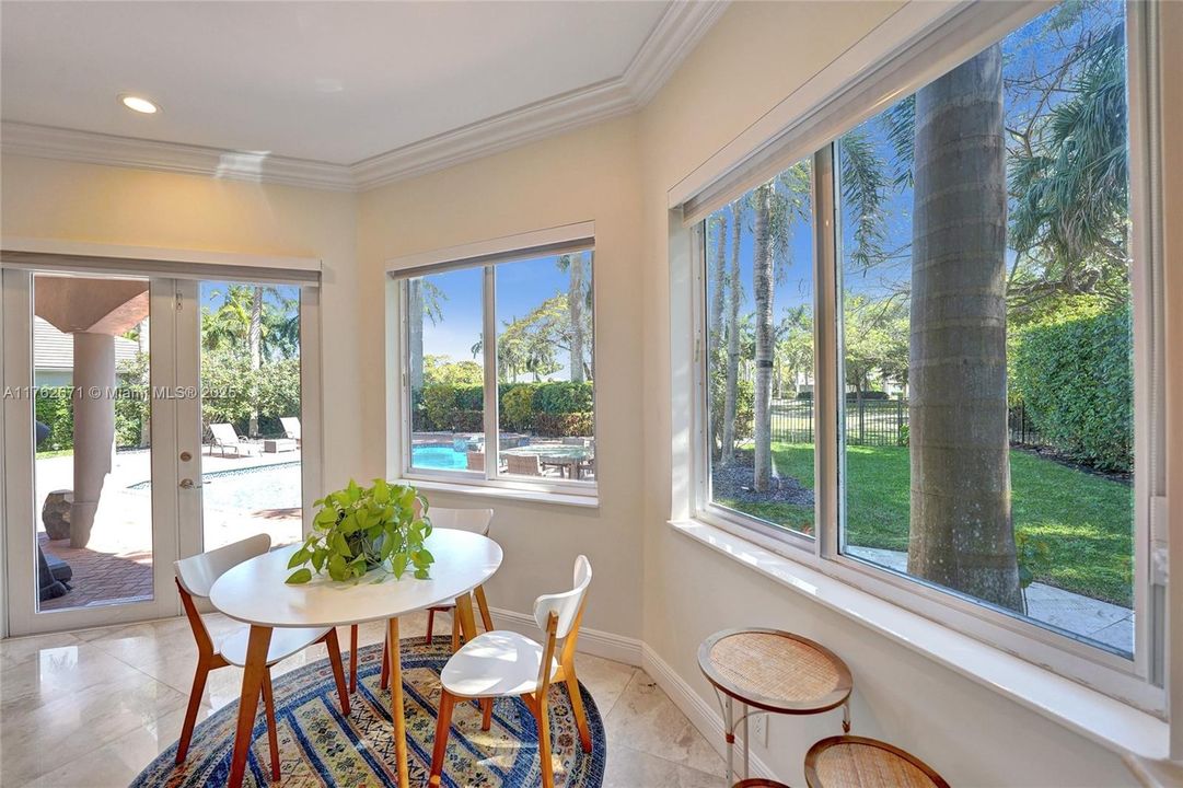 Недавно продано: $2,495,000 (6 спален, 4 ванн, 4736 Квадратных фут)