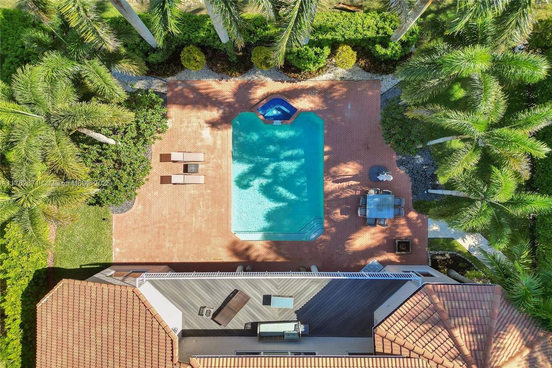 Недавно продано: $2,495,000 (6 спален, 4 ванн, 4736 Квадратных фут)